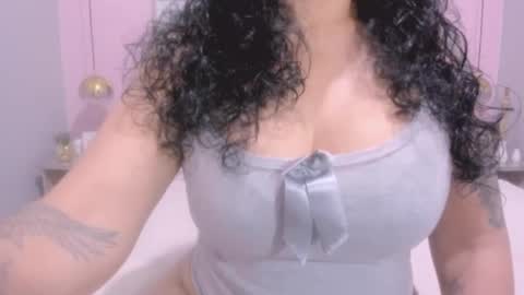 Snapshot of 00valeriasexxx chatting on December 16, 3:32 pm Valeria online show from December 16, 3:32 pm