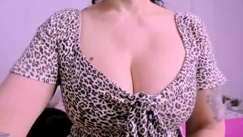Snapshot of 00valeriasexxx chatting on October 18, 9:43 am Valeria online show from October 18, 9:43 am