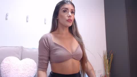 andre online show from June 12, 8:41 pm
