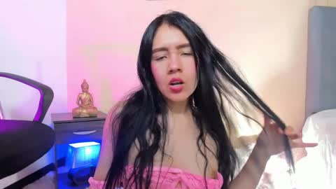 Alice  online show from April 1, 1:41 pm