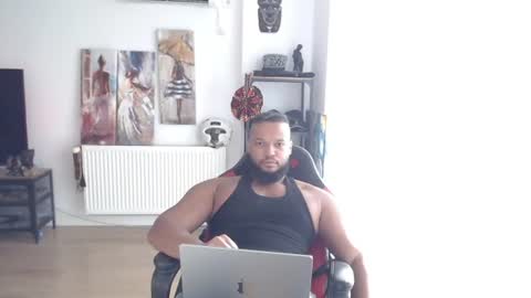 Snapshot of 0_kingsley chatting on June 18, 9:14 am Kingsley online show from June 18, 9:14 am