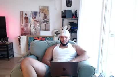 Snapshot of 0_kingsley chatting on July 13, 3:42 am Kingsley online show from July 13, 3:42 am