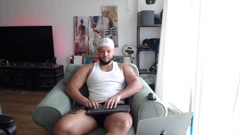 Snapshot of 0_kingsley chatting on July 15, 2:33 pm Kingsley online show from July 15, 2:33 pm