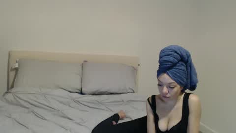 Snapshot of 0aught chatting on December 19, 8:55 pm esmay 19 online show from December 19, 8:55 pm