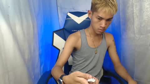 Snapshot of 0cir_asiansatisfy chatting on November 6, 11:55 am RICK online show from November 6, 11:55 am