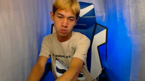 Snapshot of 0cir_asiansatisfy chatting on November 30, 8:24 pm RICK online show from November 30, 8:24 pm