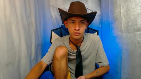 Snapshot of 0cir_asiansatisfy chatting on December 4, 7:22 pm RICK online show from December 4, 7:22 pm