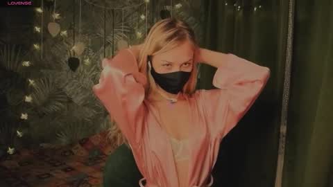 Snapshot of 0ophelia chatting on February 28, 10:44 pm 0ophelia online show from February 28, 10:44 pm