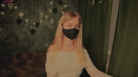 Snapshot of 0ophelia chatting on March 2, 9:32 pm 0ophelia online show from March 2, 9:32 pm