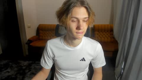 Snapshot of 0verlandd chatting on December 30, 7:59 am Adam online show from December 30, 7:59 am