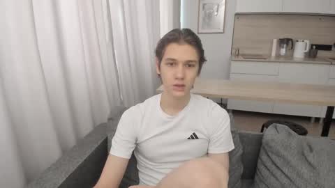 Snapshot of 0verlandd chatting on September 13, 9:09 am Adam online show from September 13, 9:09 am