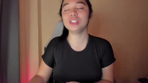 0wwlo0k online show from December 20, 4:19 am