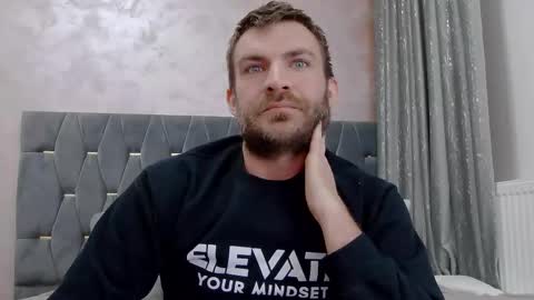 10in_deluxe online show from March 7, 10:12 am