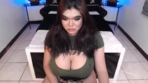 Snapshot of 10incheskinkynastytrans chatting on January 10, 4:54 am Sasha Banks online show from January 10, 4:54 am