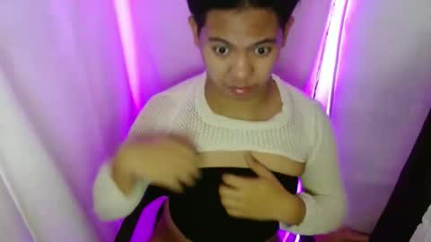 Snapshot of 11inchsinglecious chatting on December 19, 7:29 am HUGECOCK online show from December 19, 7:29 am