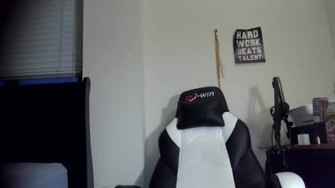 Snapshot of 11inchtattedtrinibad chatting on January 25, 10:39 pm 11inchtattedtrinibad online show from January 25, 10:39 pm