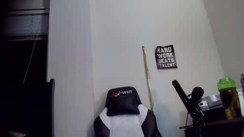 Snapshot of 11inchtattedtrinibad chatting on February 25, 12:14 am 11inchtattedtrinibad online show from February 25, 12:14 am