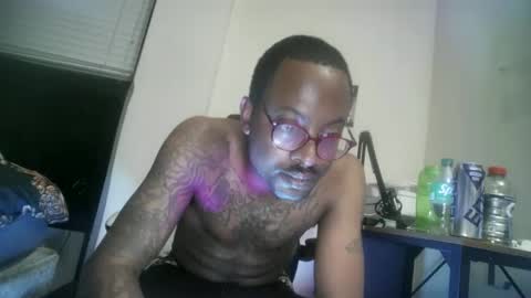 Snapshot of 11inchtattedtrinibad chatting on October 1, 4:40 am 11inchtattedtrinibad online show from October 1, 4:40 am