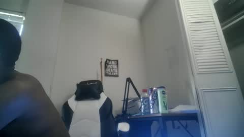 Snapshot of 11inchtattedtrinibad chatting on November 3, 6:09 pm 11inchtattedtrinibad online show from November 3, 6:09 pm