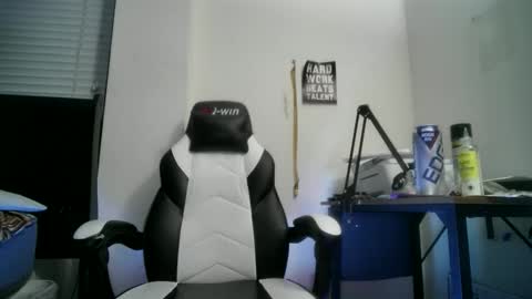 Snapshot of 11inchtattedtrinibad chatting on November 9, 6:23 am 11inchtattedtrinibad online show from November 9, 6:23 am