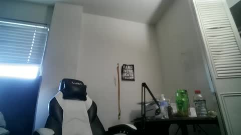 Snapshot of 11inchtattedtrinibad chatting on November 13, 8:19 pm 11inchtattedtrinibad online show from November 13, 8:19 pm