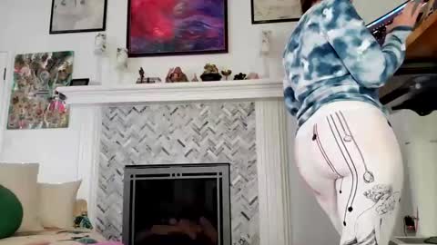 Aurora Willows online show from February 3, 3:27 pm