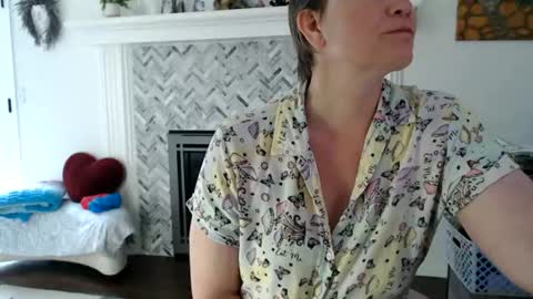 Snapshot of 11willowandjohn11 chatting on June 18, 8:02 pm Aurora Willows online show from June 18, 8:02 pm