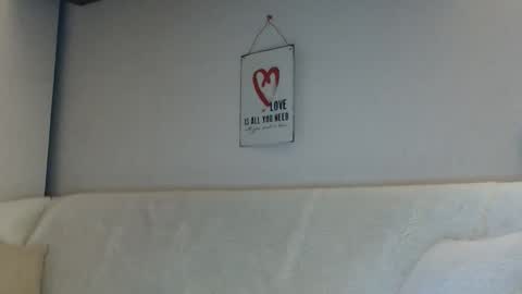 12ennie online show from September 19, 6:04 am