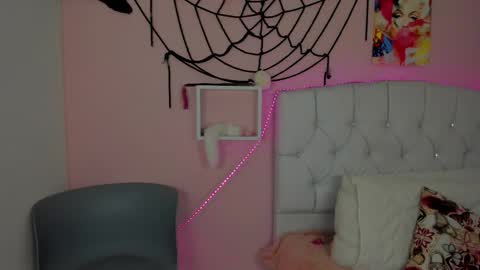 Snapshot of 18candy chatting on October 24, 10:39 pm 18candy online show from October 24, 10:39 pm