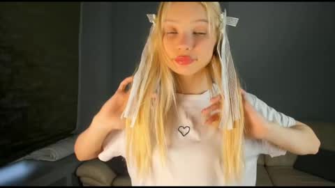 Kira online show from November 28, 4:48 am