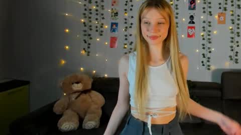 Kira online show from March 14, 5:18 pm