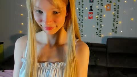 Kira online show from March 15, 5:30 pm