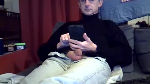 Snapshot of 18remy45 chatting on December 30, 12:52 pm 18remy45 online show from December 30, 12:52 pm