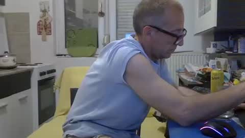 1973man online show from April 14, 7:42 pm