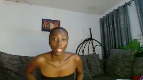 Snapshot of 1_beckah chatting on May 4, 2:18 am beckah online show from May 4, 2:18 am
