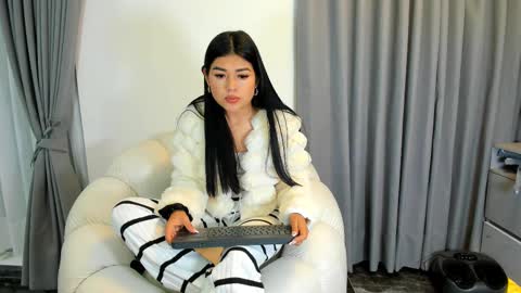 Hello soy bonnie  online show from February 18, 2:05 am