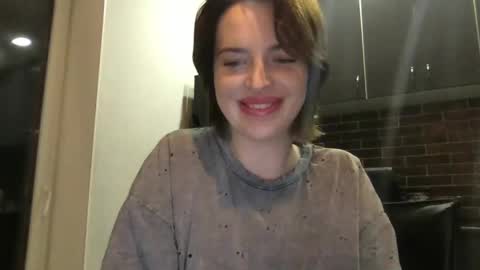 Snapshot of 1dove chatting on December 2, 3:58 pm DOVE online show from December 2, 3:58 pm