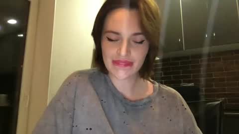 Snapshot of 1dove chatting on December 3, 3:30 am DOVE online show from December 3, 3:30 am