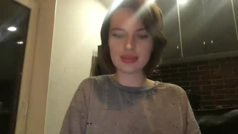 Snapshot of 1dove chatting on December 3, 6:17 pm DOVE online show from December 3, 6:17 pm