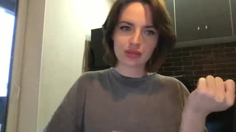 Snapshot of 1dove chatting on December 10, 1:22 pm DOVE online show from December 10, 1:22 pm