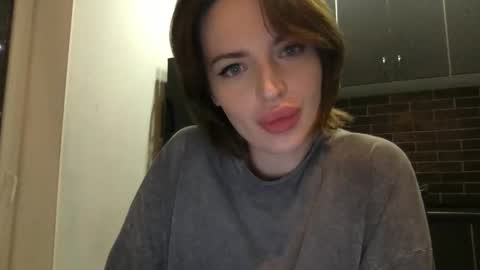 Snapshot of 1dove chatting on December 10, 6:28 pm DOVE online show from December 10, 6:28 pm