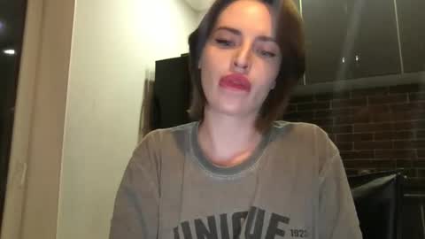 Snapshot of 1dove chatting on December 15, 3:31 pm DOVE online show from December 15, 3:31 pm