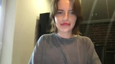 Snapshot of 1dove chatting on January 6, 12:02 pm DOVE online show from January 6, 12:02 pm