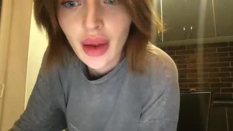 Snapshot of 1dove chatting on January 10, 5:56 pm DOVE online show from January 10, 5:56 pm