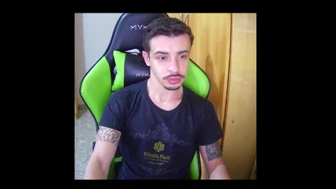 1good_vibes1 online show from September 28, 7:19 pm