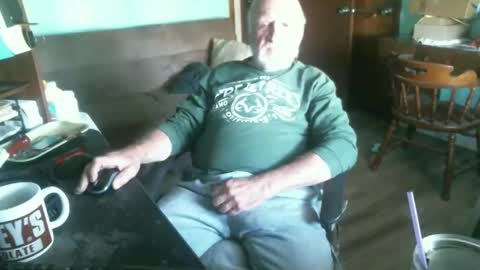 Snapshot of 1handyanddee chatting on December 26, 5:19 pm 1handyanddee online show from December 26, 5:19 pm