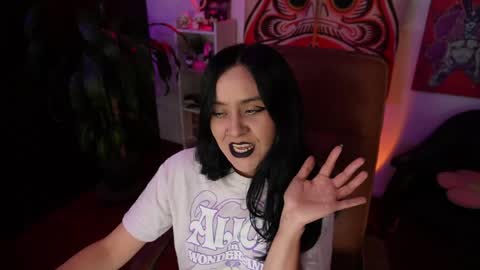 1hannamontana online show from May 15, 11:45 pm