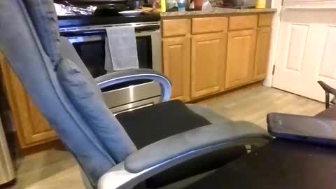 Iwantu2feelme online show from April 19, 3:06 am