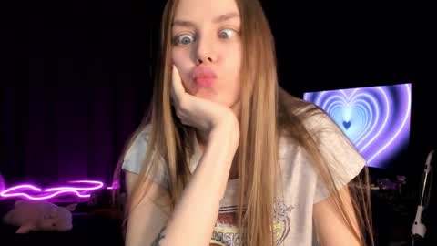 Snapshot of 1i1ypa1mer chatting on February 11, 7:48 pm Lily 3 online show from February 11, 7:48 pm