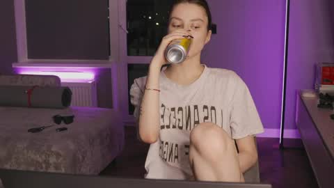Lily 3 online show from May 21, 9:33 pm